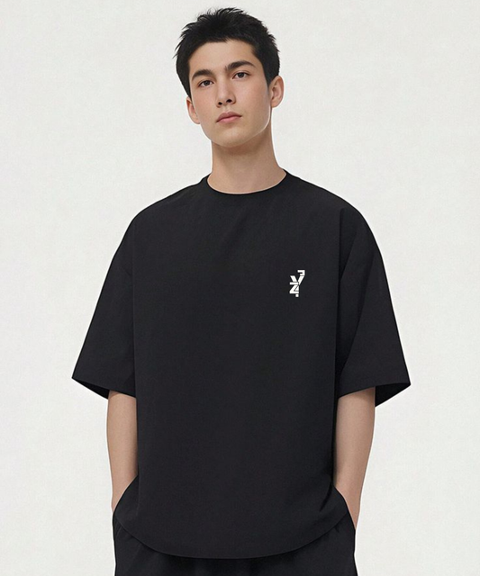 BASIC BLACK TEE